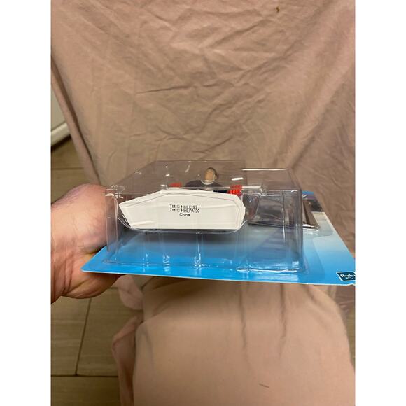 1999 STARTING LINEUP NHL WAYNE GRETZKY NEW YORK RANGERS - Picture 3 of 3